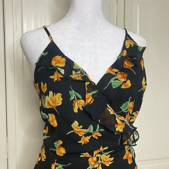 Topshop Women’s Black/Yellow Floral Wrap Mini Ruffle Dress Size 10 NWT - Picture 2 of 10